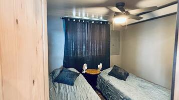 3 bedrooms, bed sheets