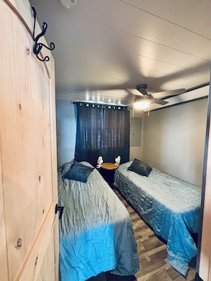 3 bedrooms, bed sheets