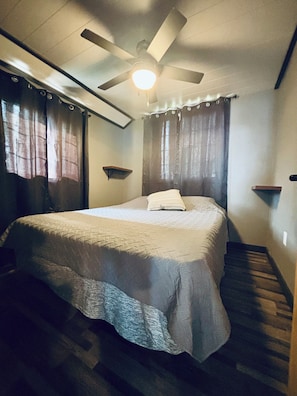 3 bedrooms, bed sheets