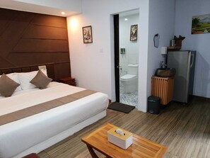 Quarto casal luxo, vista para o jardim | Escrivaninha, Wi-Fi de cortesia