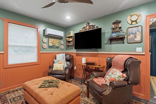 Storybook Cottage Near Downtown Hattiesburg-Family Friendly