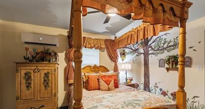 Storybook Cottage Near Downtown Hattiesburg-Family Friendly
