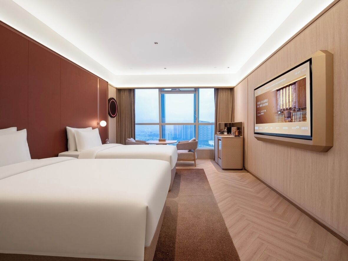 Down duvets, free minibar, laptop workspace, blackout curtains