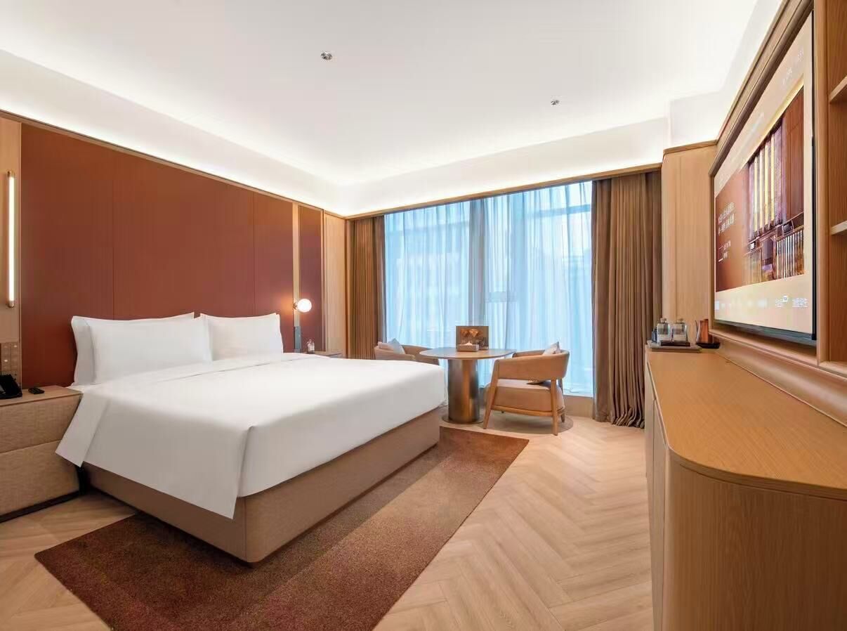 Down duvets, free minibar, laptop workspace, blackout curtains