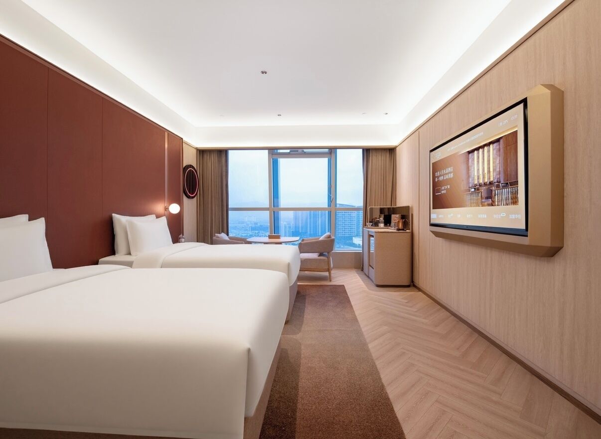 Down duvets, free minibar, laptop workspace, blackout curtains