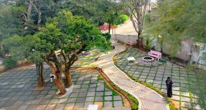 Hotel Sathyas Breezoraa