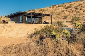 Exterior - PauseHouse PM - Your Romantic Break in Joshua Tree (Yucca Valley)