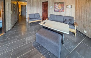 TV, fireplace - Beautiful apartment in Hemsedal with sauna (Hemsedal)