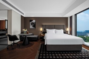 Free minibar, desk, laptop workspace, soundproofing - Intercity Hotel Yiwu Intl. Trade City (Jin Hua Shi)