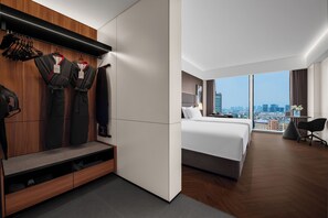 Free minibar, desk, laptop workspace, soundproofing - Intercity Hotel Yiwu Intl. Trade City (Jin Hua Shi)