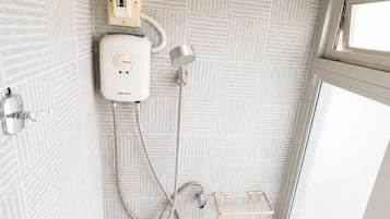 Standard Double Room | Bathroom