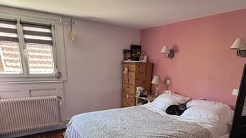 3 bedrooms, WiFi, bed sheets