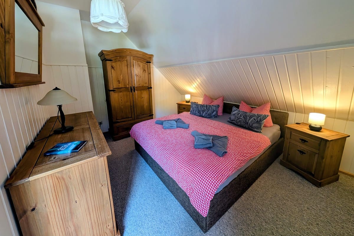Superior Suite, Private Bathroom | In-room safe, WiFi (free)