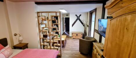 Comfort Double Room, Private Bathroom | In-room safe, free WiFi