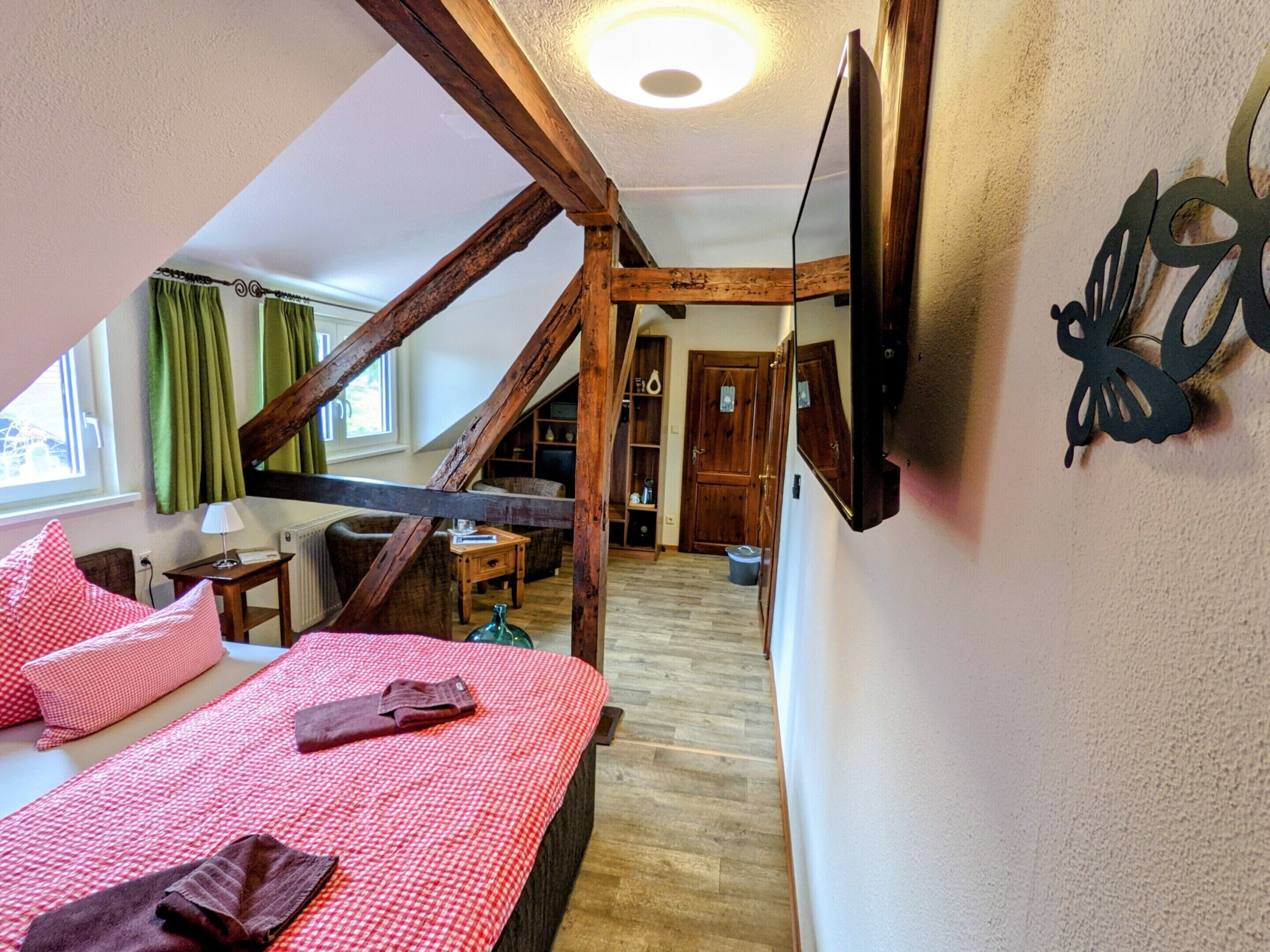 Comfort-Doppelzimmer, eigenes Bad | Zimmersafe, kostenloses WLAN