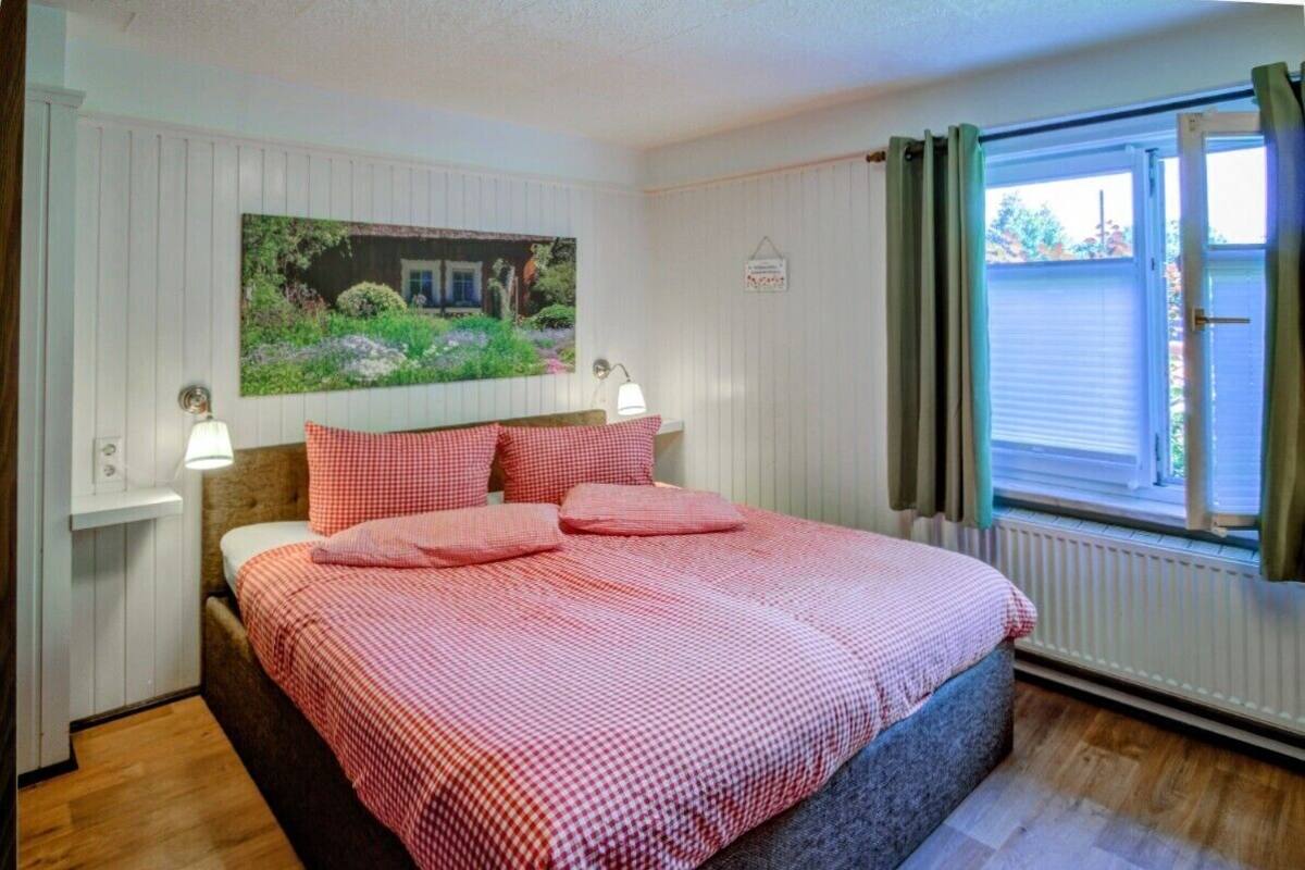 Double Room, Private Bathroom, Garden View | In-room safe, WiFi (free)