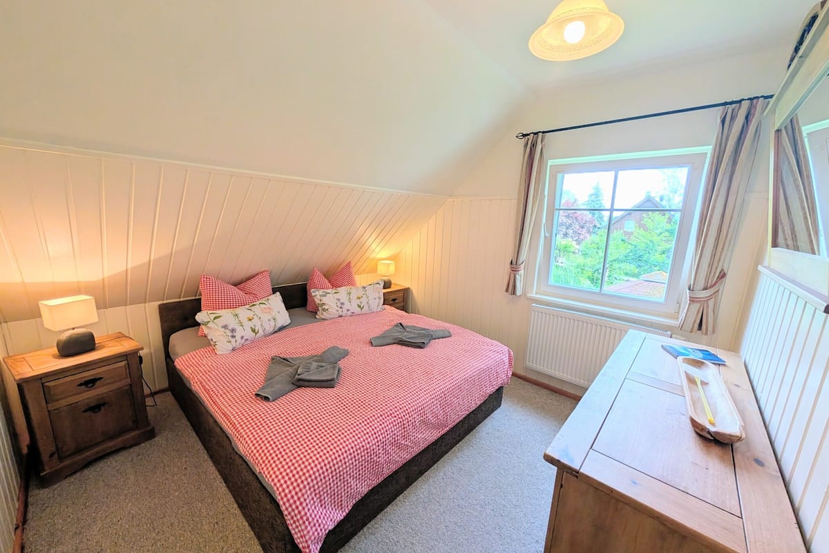 Superior Suite, Private Bathroom, Courtyard View | In-room safe, WiFi (free)