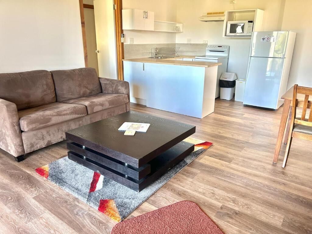 Chalet, Lake View | Living area