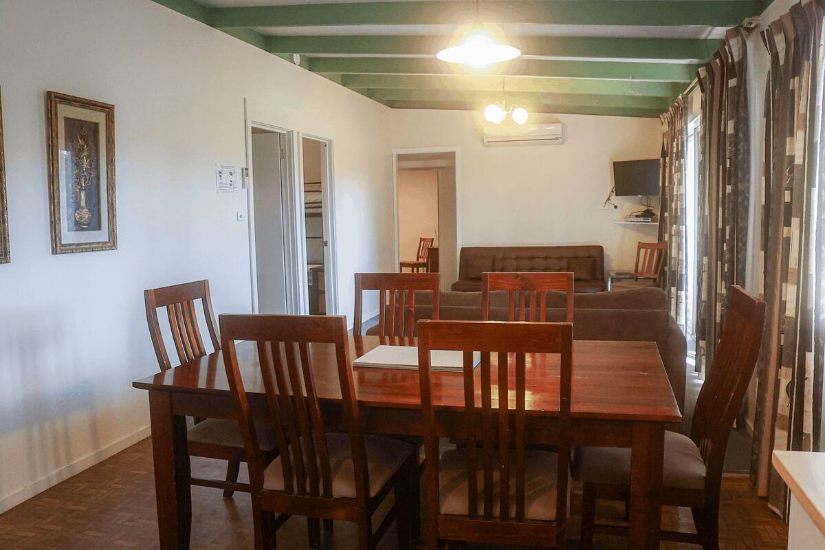 3 Bedroom House with Spa | Living area