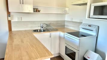Chalet, Lake View | Private kitchen