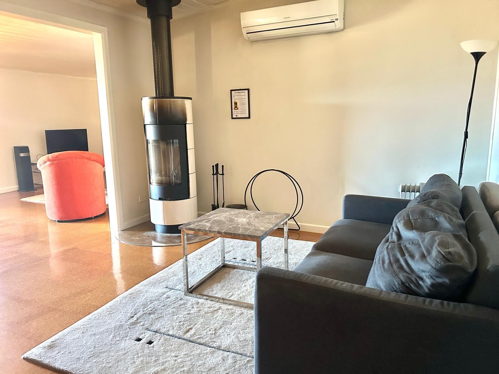 Deluxe House, 3 Bedrooms, Fireplace, Garden View | Living area