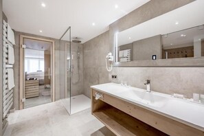 Junior Suite, Sauna, Mountain View | Bathroom - 4 star superior Hotel Bellevue (Gurgl)