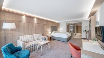 Junior Suite, Sauna, Mountain View | In-room safe, free WiFi