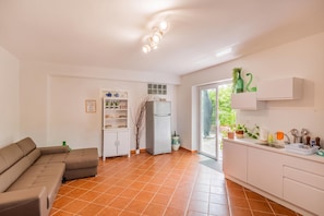 Standard House, 3 Bedrooms, Balcony (Casa Floris 3 En-Suite Doubles) | Interior