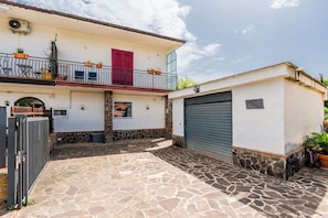 Standard House, 3 Bedrooms, Balcony (Casa Floris 3 En-Suite Doubles) | Exterior