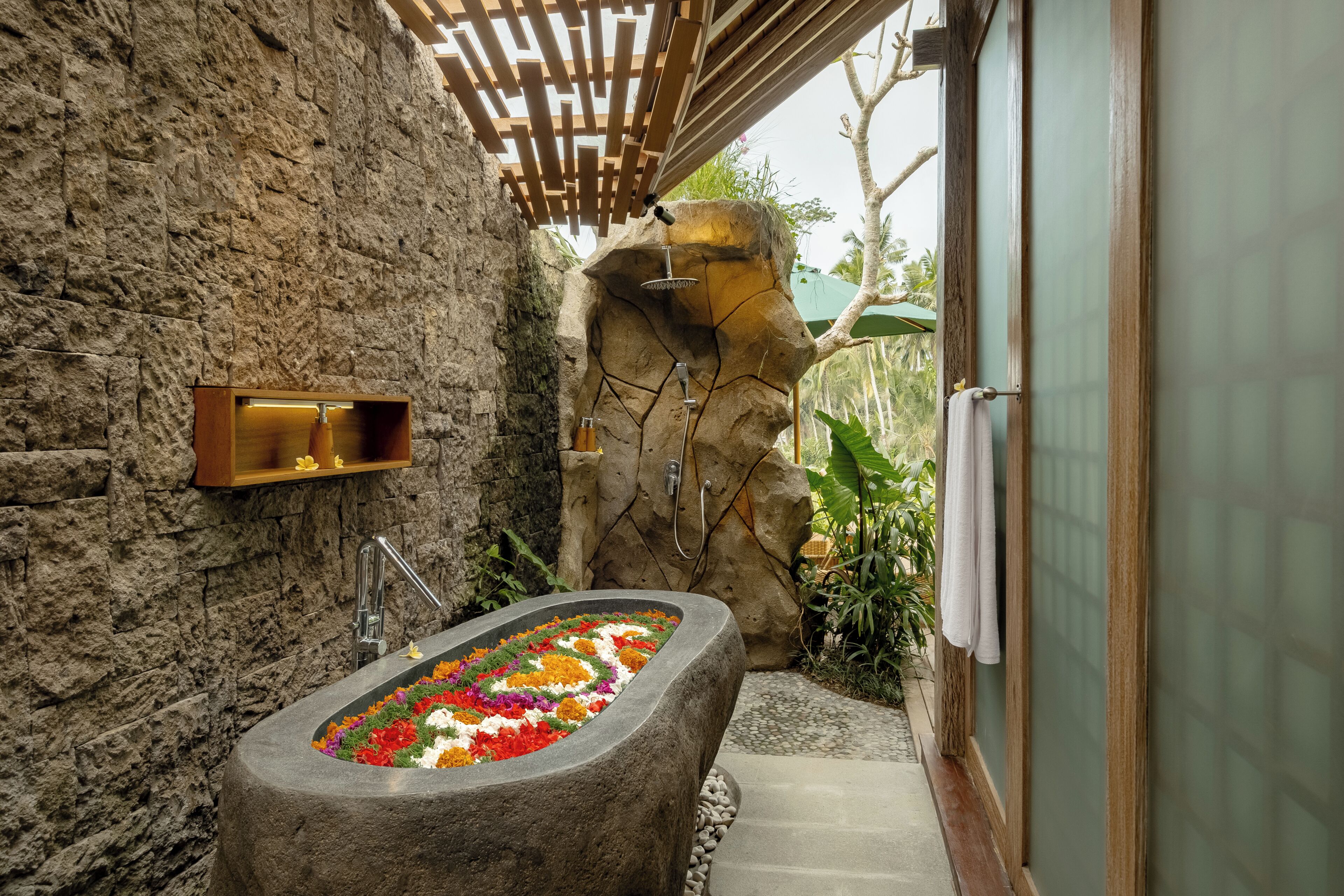 One Bedroom Villa with Rice Field View | Bathroom