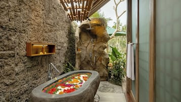 One Bedroom Villa with Rice Field View | Bathroom