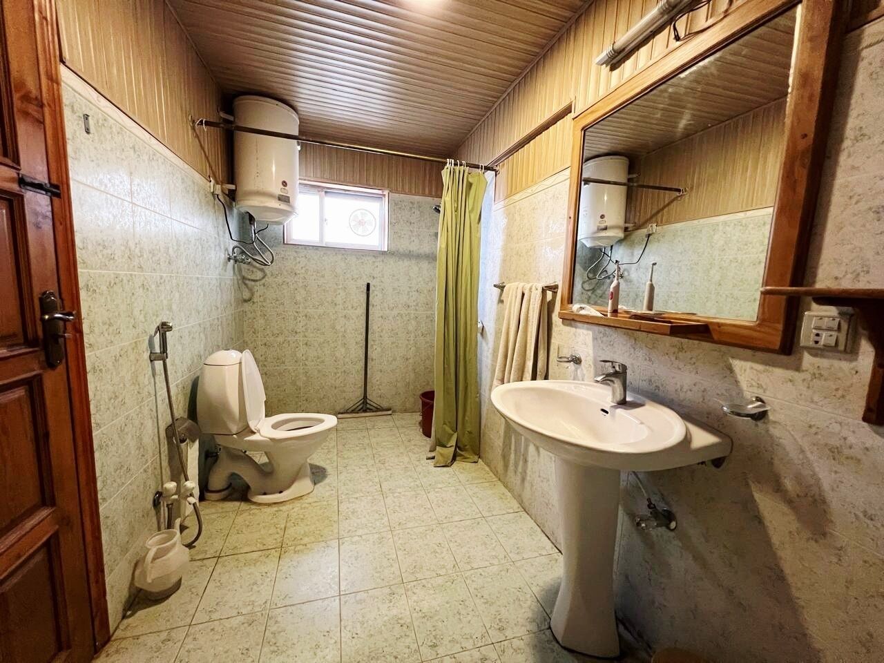 Towels, soap, toilet paper