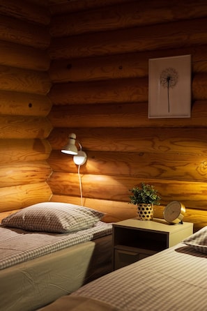 Silitysrauta/-lauta, Wi-Fi, vuodevaatteet