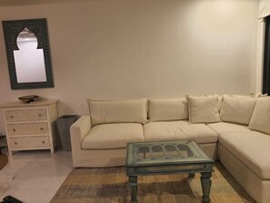 Living area - Colombo 2, one of the most vibrant and historically rich neighborhoods (Colombo)