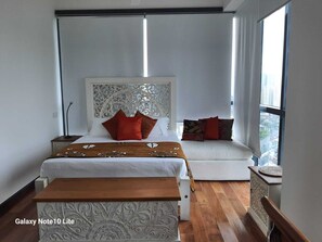 3 bedrooms, iron/ironing board, WiFi, bed sheets - Colombo 2, one of the most vibrant and historically rich neighborhoods (Colombo)