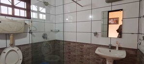 Room | Bathroom - Serendip Goa (Ponda)