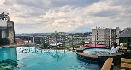 Spacious fully self-contained 1-bedroom condo in Angeles City near Clark