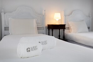 Iron/ironing board, Internet, bed sheets - GuestReady-Charming Retreat with Terrace (Lagoa)