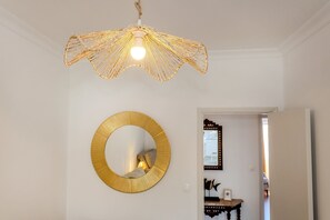 Interior - GuestReady-Charming Retreat with Terrace (Lagoa)