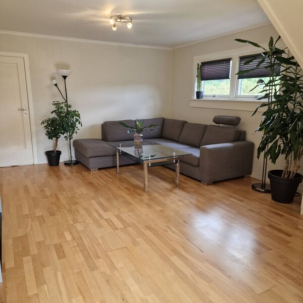 Cozy 2-bedroom House Rental In Scenic Bjørnafjorden - Bergen