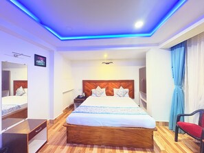Deluxe Double Room | Desk, free WiFi - Golden Hotel in Darjeeling Oren with Spa (Darjeeling)
