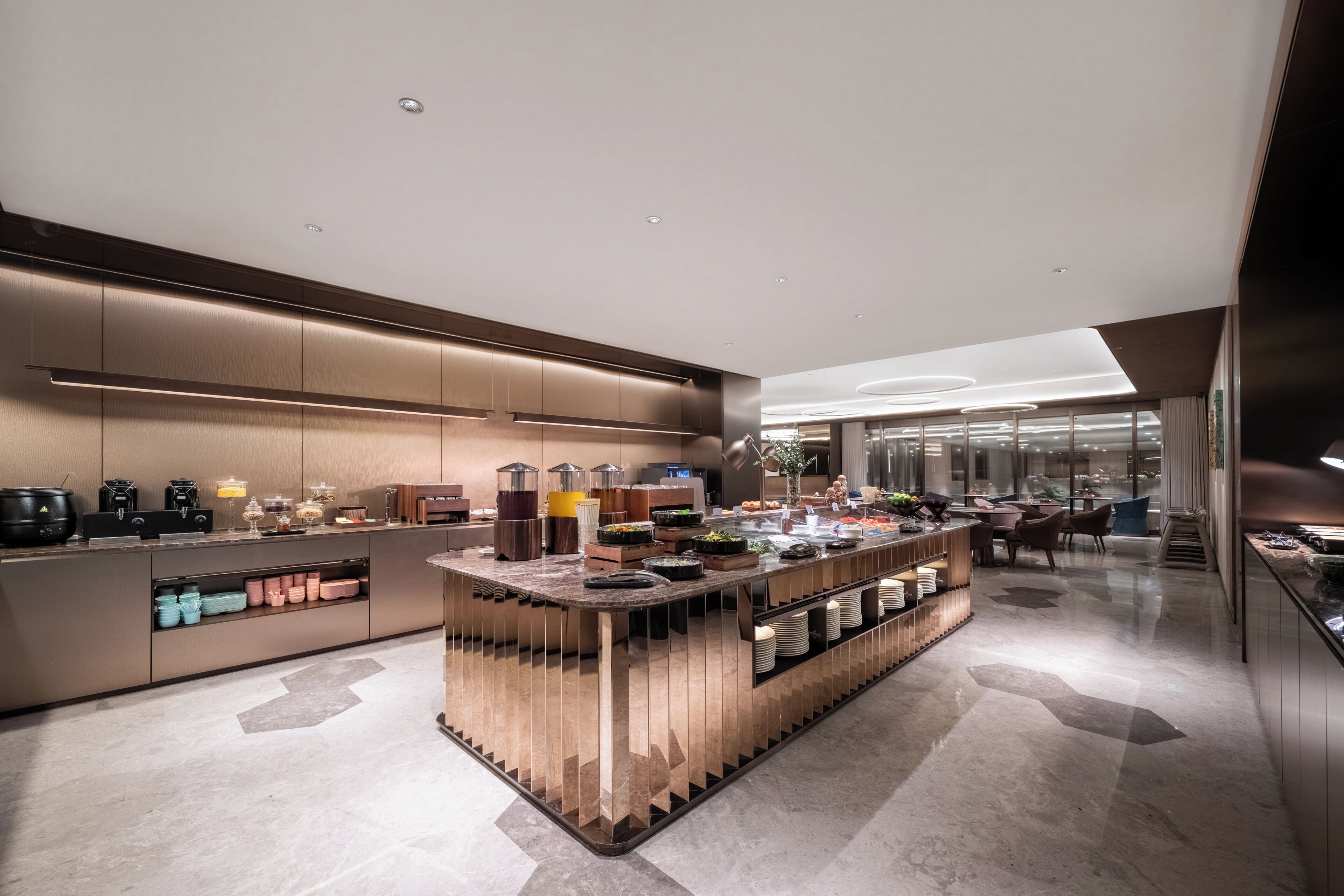 Petit déjeuner buffet servi tous les jours en supplément