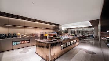 Petit déjeuner buffet servi tous les jours en supplément
