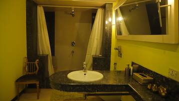 Villa | Bathroom | Shower, free toiletries, soap, toilet paper