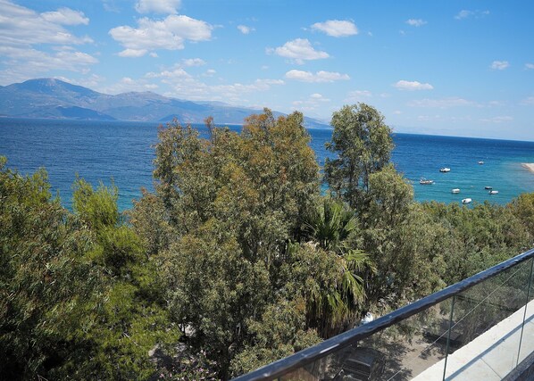 Deluxe Room, Sea View | Property grounds