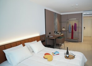 Deluxe Room, Garden View - Aeon Blue (Selianitika)