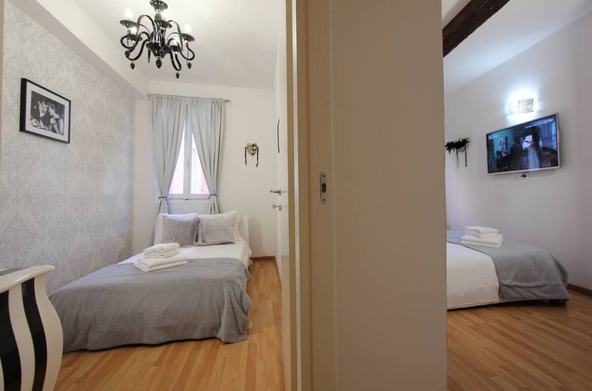 2 chambres, fer et planche à repasser, Wi-Fi, draps fournis
