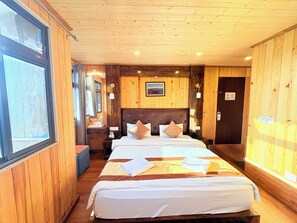 Design-Doppelzimmer, Talblick | Schreibtisch, kostenloses WLAN