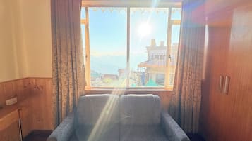 Luxury Double Room, Valley View | Desk, free WiFi