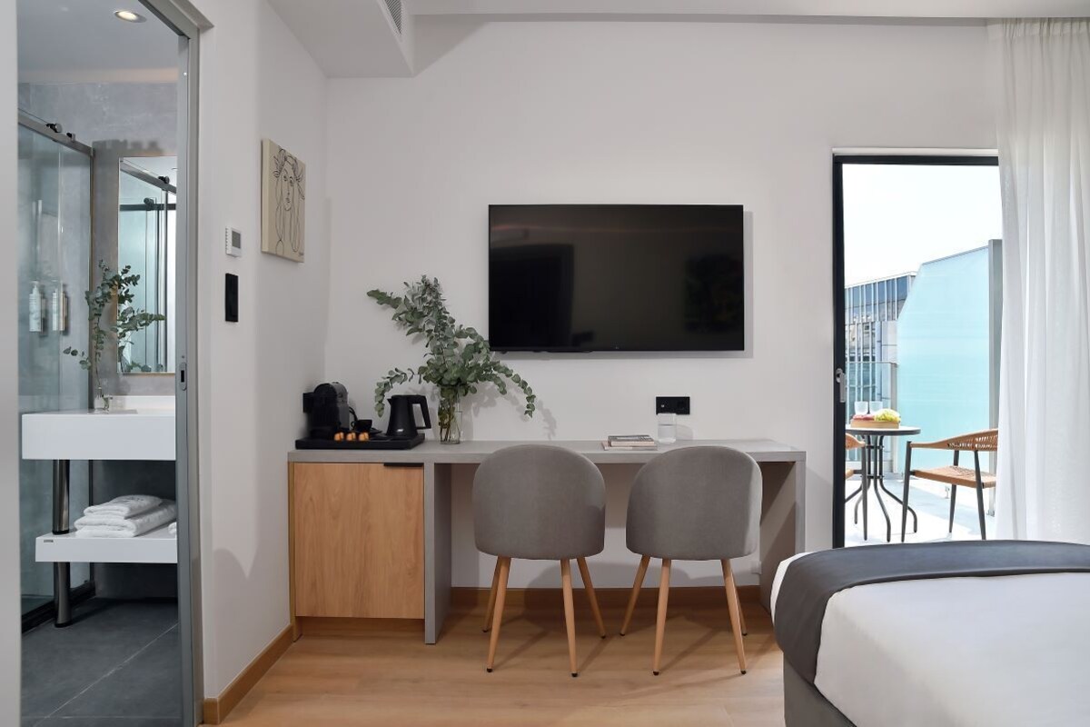 Deluxe Room, Balcony
